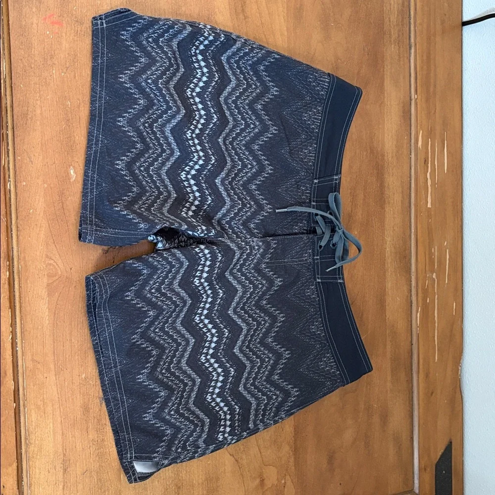 Prana Charcoal Grey Women’s Swim Shorts Size Medium